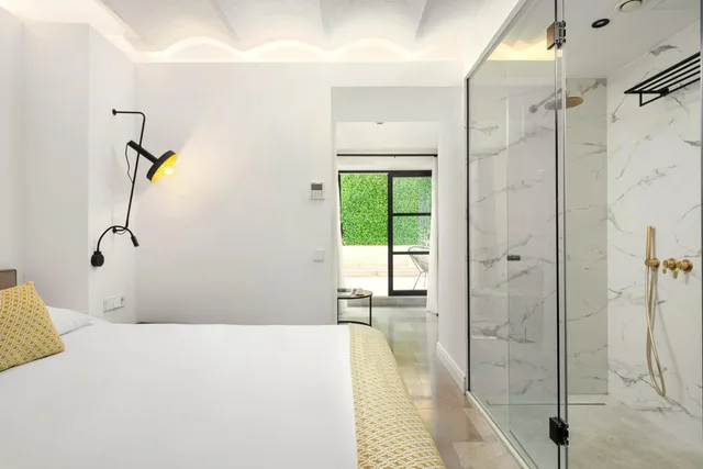 غرفة ديلوكس بسرير مزدوج بإطلالة على المسبح، Hotel Can Quetglas 5/10