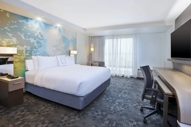 غرفة بسرير كينج، Courtyard By Marriott St. Joseph-Benton Harbor 3/7