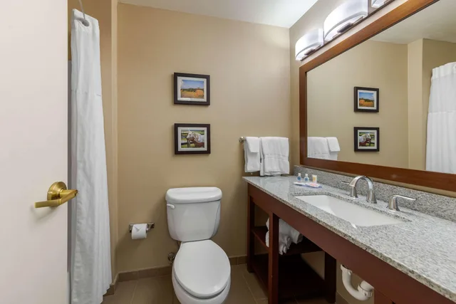 جناح بسريرين كوين، Comfort Inn & Suites Northern Kentucky 4/4