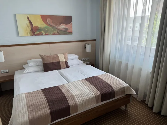 جناح جونيور بحوض استحمام، Hotel Famulus 1/5