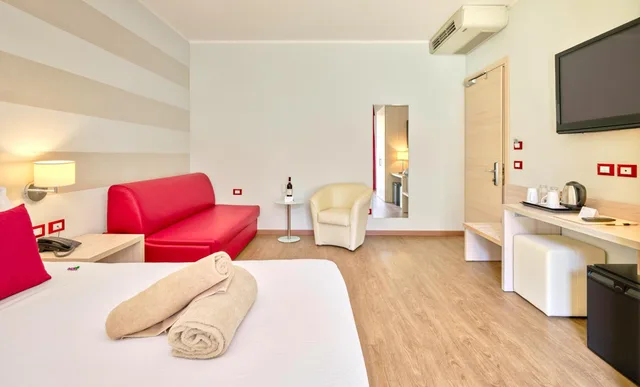 غرفة ديلوكس بسرير مزدوج أو سريرين منفصلين، HOTEL EDEN GARDA 3/10