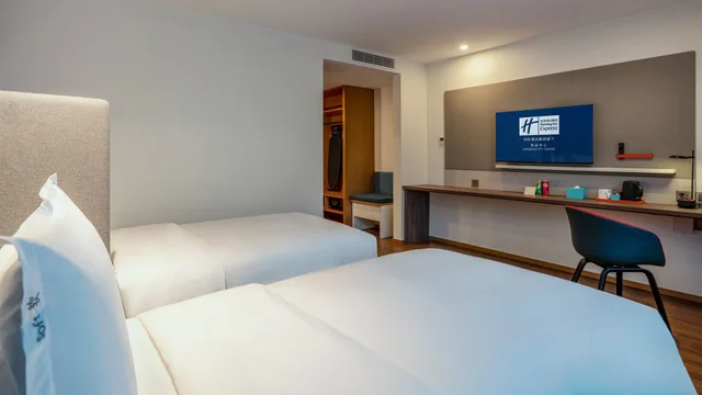 غرفة قياسية بسرير مزدوج، Holiday Inn Express Qingdao City Center 2/6