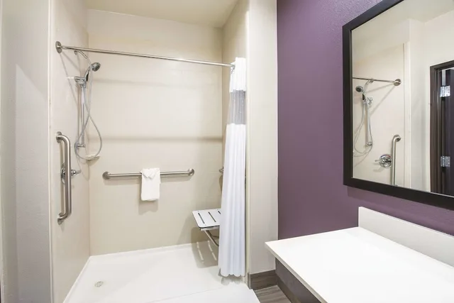 غرفة بسريرين كوين لذوي الإعاقة، La Quinta Inn & Suites by Wyndham Enid 2/2