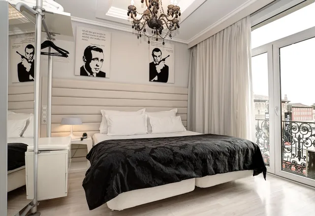 غرفة قياسية بسرير مزدوج بإطلالة على المدينة، Hotel Pilar Plaza Zaragoza 9/10