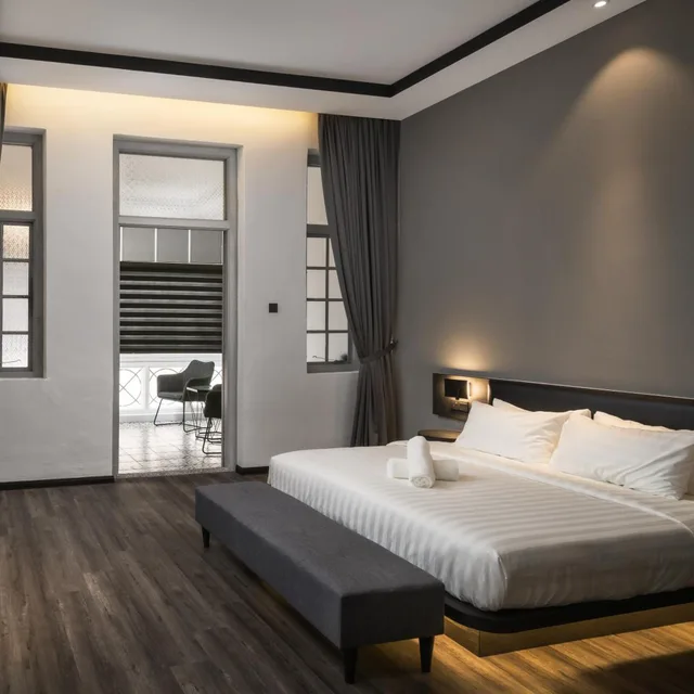 Premium, Suite, King Bed, Bathtub, Modern Hotel Georgetown 1/8