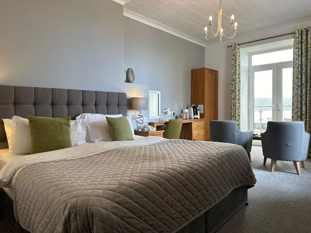 غرفة ديلوكس بسرير مزدوج أو سريرين منفصلين بشرفة، Cliff Hotel And Spa 1/3