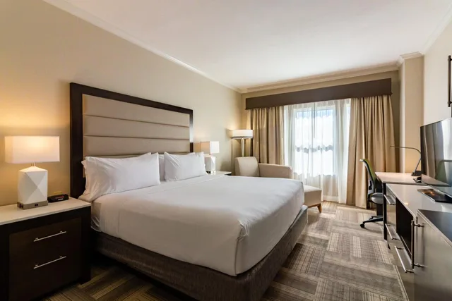 Superior, King Bed, Holiday Inn Express Savannah Historic District 7/10