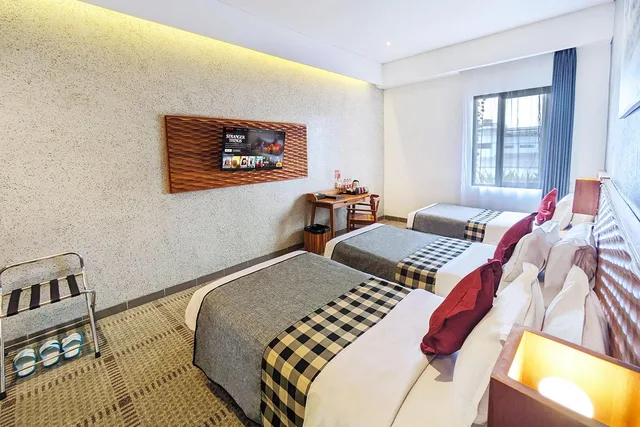 Deluxe, 3 Beds, The 1O1 Bandung Dago 3/3