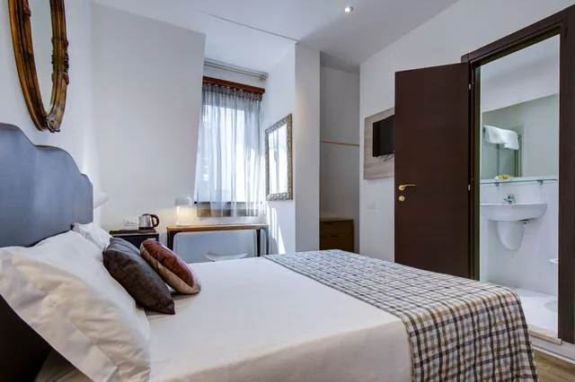 غرفة قياسية مفردة بسرير مزدوج، Hotel Bernina 3/10