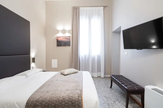 Standard, King Bed, Balcony, Hotel Palazzo Martinelli Dolfin 2/6