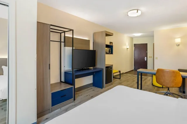 جناح بسرير كينج مع أريكة، Comfort Inn & Suites Sayre, PA 10/10