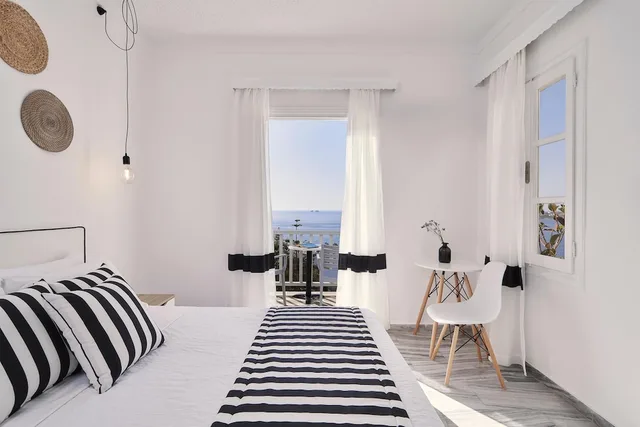 غرفة سوبيريور بسرير كوين بإطلالة على البحر، High Mill Hotel Paros 1/4