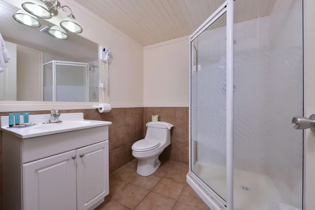 جناح ديلوكس بسريرين كينج، Canadas Best Value Inn Suites Vernon 3/4
