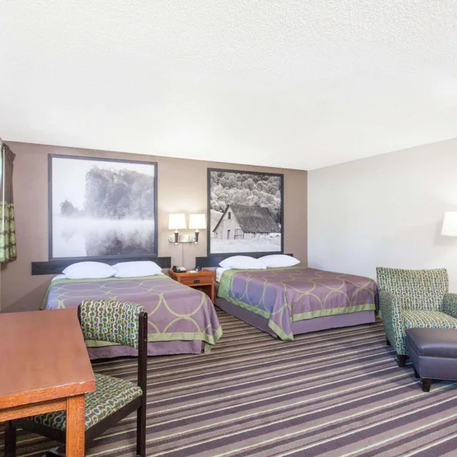 جناح بسرير كوين، Super 8 by Wyndham Richlands/Claypool Hill Area 3/5