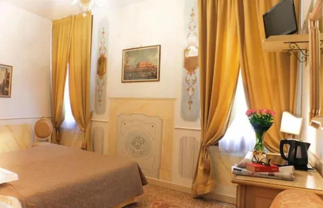 غرفة كلاسيكية رباعية بأربعة أسرّة، Apostoli Palace 1/1