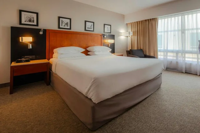 غرفة بزنس بسرير كينج، Sheraton Leon 2/2