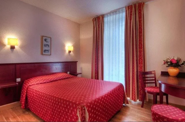 Room, Double or Twin Bed, De Paris Opera Hotel 1/2