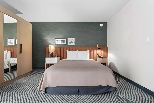 Mini, Junior Suite, Bathtub, Accessible، Royal Palace Westwood 1/1