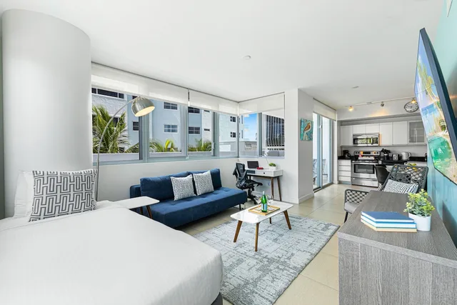 1 Bedroom, Apartment, 1 King and 1 Single Beds, City View, Sofa, Balcony, Dharma Home Suites Miami At Monte Carlo 8/10