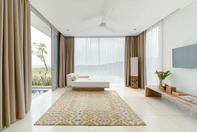 غرفة ديلوكس بسرير كينج بحوض استحمام، Svarga Resort 2/2
