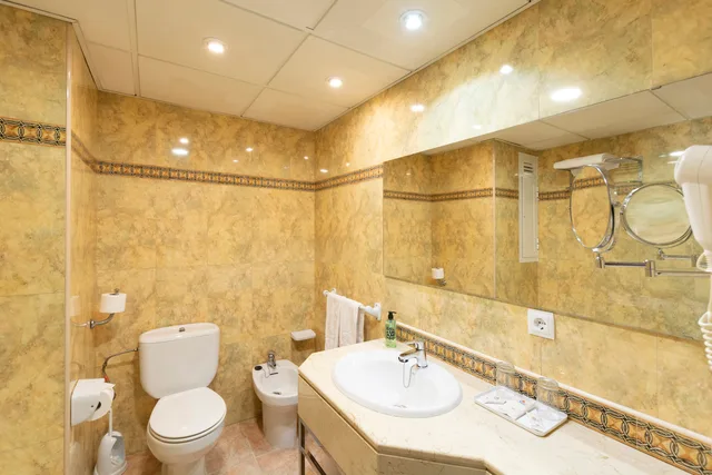 غرفة قياسية بسرير مزدوج، Mar Hotels Paguera and Spa 2/2