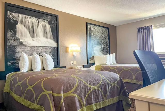 غرفة بسريرين مزدوجين، Super 8 by Wyndham Indianapolis/Emerson Ave 3/6