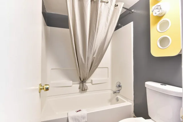 غرفة بسريرين كوين، Oyo Hotel Valdosta Ga I 75 9/10