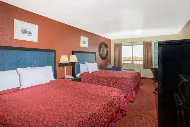 غرفة بسريرين كوين للمدخنين، Days Inn by Wyndham Buckeye 3/8