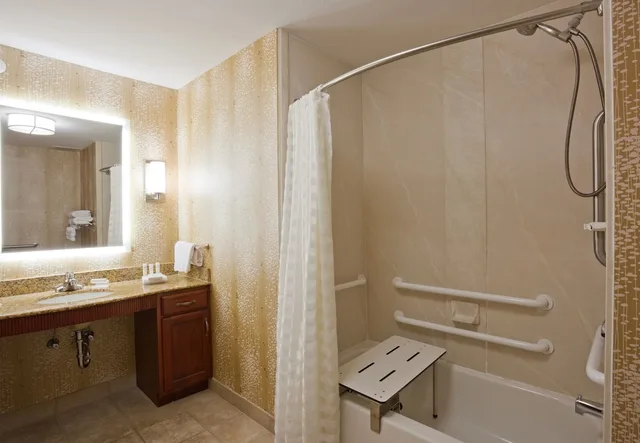 جناح بسرير كينج وسريرين كوين لذوي الإعاقة، Homewood Suites By Hilton St Cloud 3/3