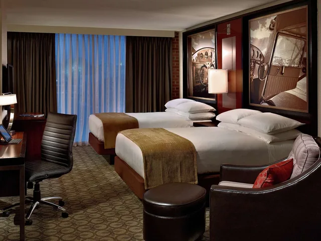 1 Bedroom, Suite, 2 Double Beds, Sofa, DOUBLETREE BY HILTON HOTEL AND SUITES CHARLESTON AIRPORT 3/3