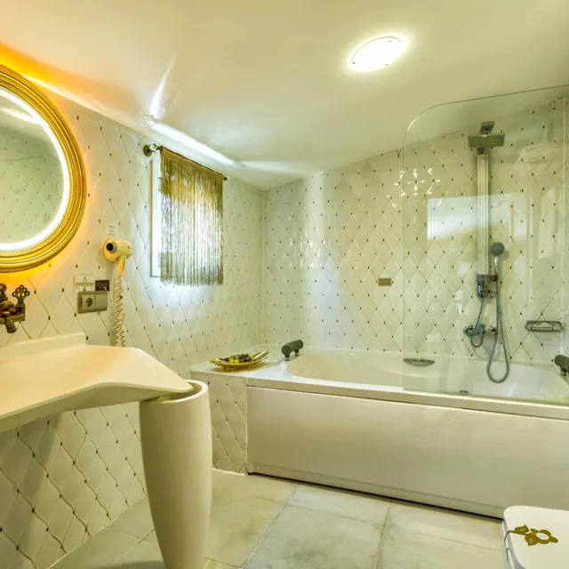 جناح بسرير كينج بجاكوزي، Hotel Sultania Boutique Class 6/6