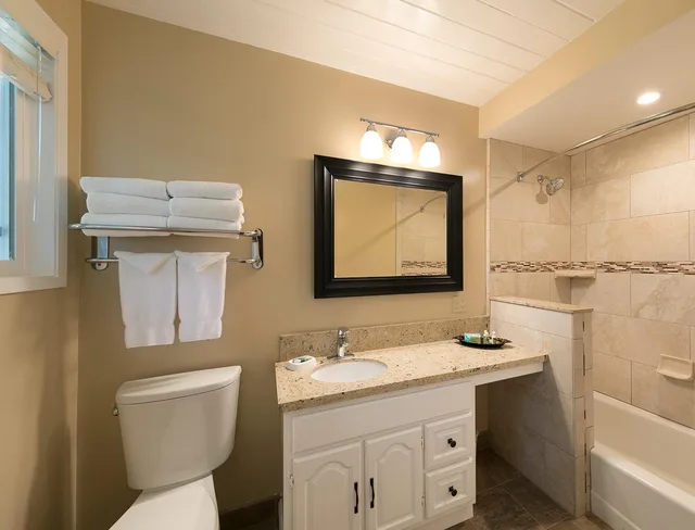 1 Bedroom, Suite, King Bed, Pool Side, Kitchen، Best Western Plus Santa Barbara 9/9