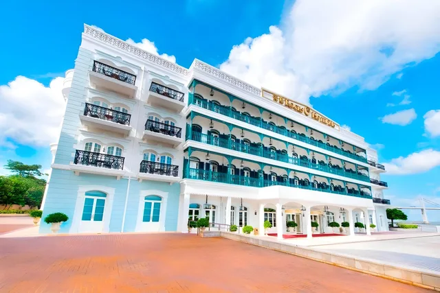 جناح بسريرين بإطلالة على المدينة، Rocks Hotel 1/1