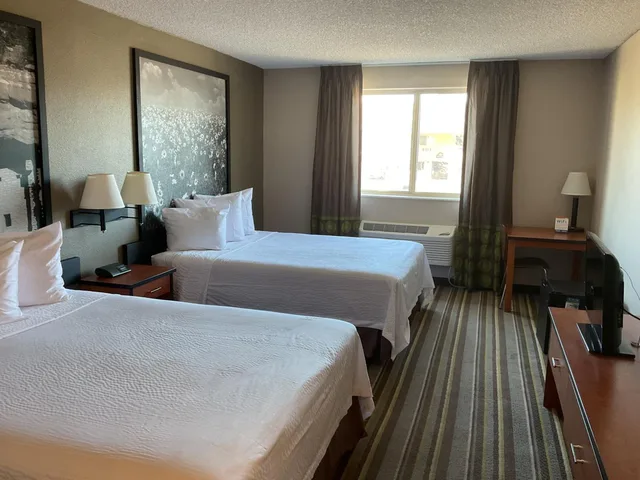 غرفة بسريرين كوين، Super 8 by Wyndham Colorado Springs Airport 7/9