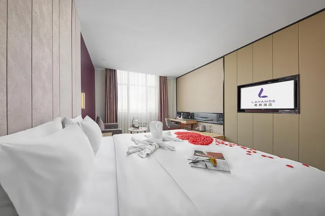 غرفة ديلوكس بسرير كينج، Lavande Hotel Baiyun International Airport Branch 3/5