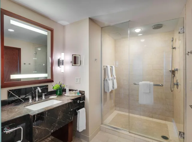 غرفة بسرير كينج بإطلالة، Battery Wharf Hotel Boston Waterfront 4/4