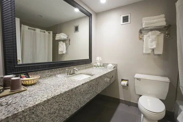 غرفة قياسية بسرير كينج، The Inn at Boynton Beach 3/3