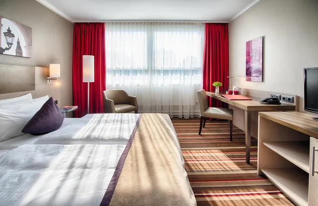 Park, Superior, King Bed، LEONARDO HOTEL HAMBURG CITY NORD 1/10