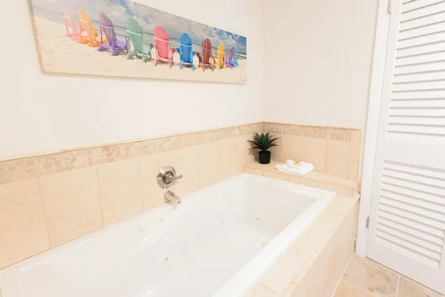 2 Bedrooms, Premium, Suite, King and Queen Bed, Bay View, Kitchen، Coconut Palm Inn 5/5