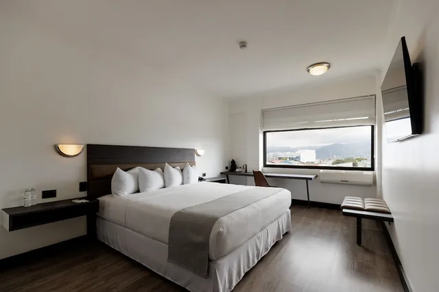 Executive, King Bed, Parque Del Lago Hotel 4/7