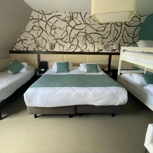 Room, Quintuple، The Originals Hotel La Marebaudiere 6/7