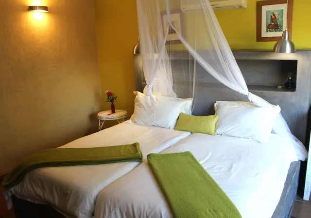 Standard, Double Bed, Blyde Mountain Country House 2/3
