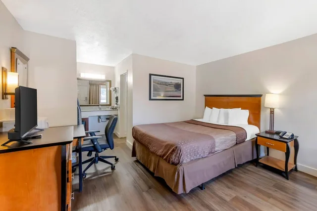 غرفة بسرير كوين لذوي الإعاقة، Rodeway Inn At Nevada State Capitol 3/9