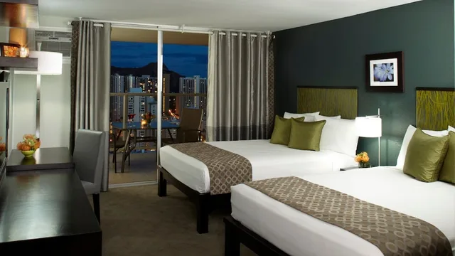 استوديو ديلوكس بسريرين كوين بإطلالة على المدينة بإطلالة جزئية على البحر، Skyline Island Colony Hotel 3/7