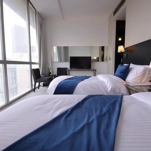 غرفة بسريرين منفصلين بشرفة، Boho Boutique Hotel Amman 2/5
