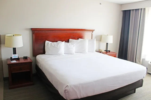 جناح ديلوكس بجاكوزي، Marinette WI Hotel 5/9