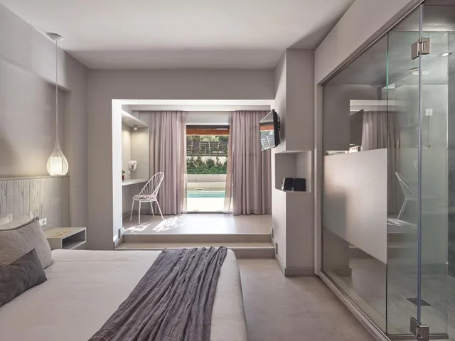 Swim Up, Junior Suite, Shared Pool، Castelli Hotel - Adults Only 1/2