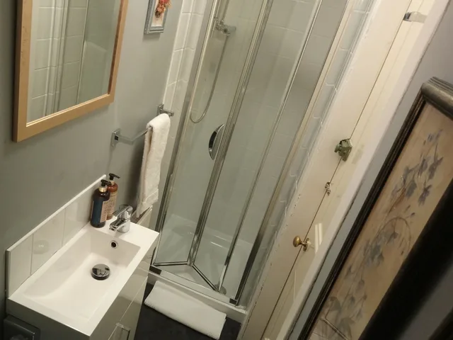 غرفة صغيرة بسرير مزدوج بحمام خاص، Lochinver Guest House 5/5