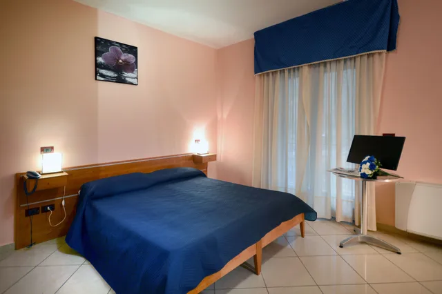 غرفة قياسية بسرير مزدوج أو سريرين منفصلين بشرفة، Royal Hotel Montevergine 5/10