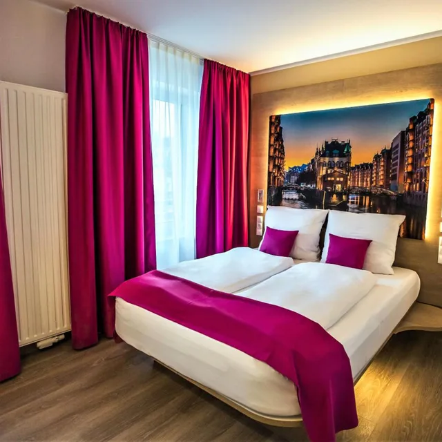 غرفة بسرير مزدوج بحمام خاص، Hotel Luckys Inn Gmbh 3/10